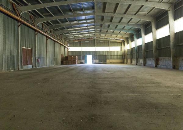 Podn. areál - adm, výroba, garáže, sklady (3,3 ha) neďaleko Košíc