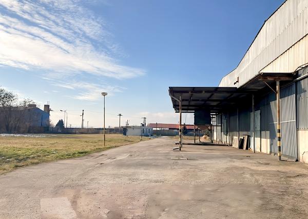 Podn. areál - adm, výroba, garáže, sklady (3,3 ha) neďaleko Košíc