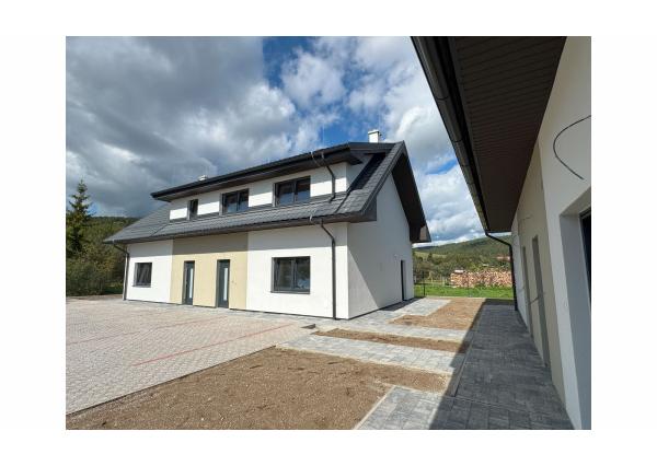 Máme dokončené ! Na predaj 3 a 4 -izbové byty v Danišovciach