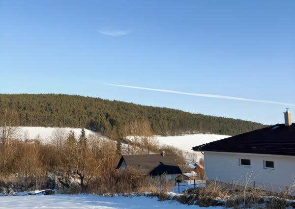 Vidiecky moderný bungalov novostavba (790 m2) Jánovce, časť Čenčice