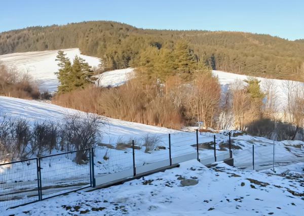 Vidiecky moderný bungalov novostavba (790 m2) Jánovce, časť Čenčice