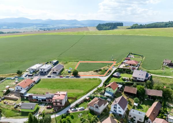 Pozemok (1948 m2) vhodný aj pre developera Danišovce