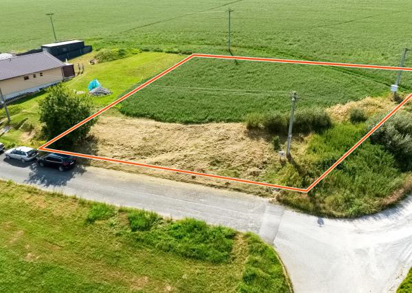 Pozemok (1948 m2) vhodný aj pre developera Danišovce