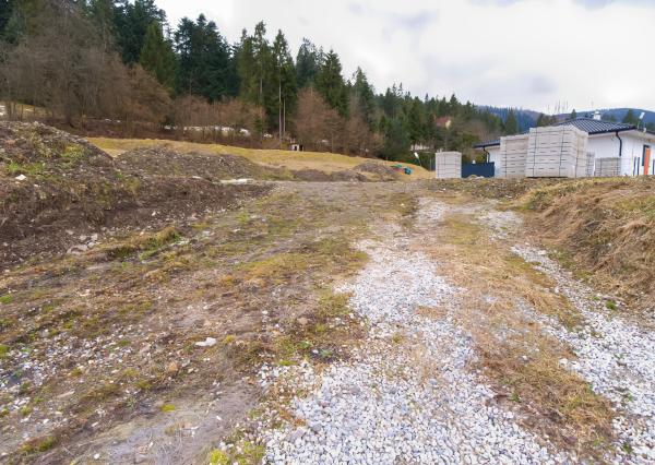 Pozemok pre praktický bungalov pod lesom Sp. Nová Ves