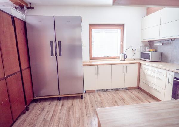 Rodinny dom - 5 izieb - 3 garáže v tichej lokalite Krompachy