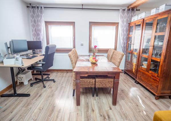 Rodinny dom - 5 izieb - 3 garáže v tichej lokalite Krompachy