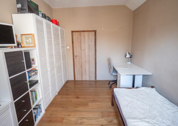 Rodinny dom - 5 izieb - 3 garáže v tichej lokalite Krompachy