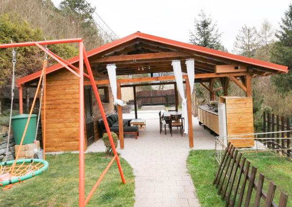 Rodinny dom - 5 izieb - 3 garáže v tichej lokalite Krompachy