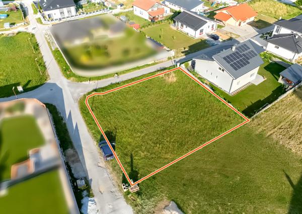 Stavebný pozemok 692 m2 s výhľadom na hrad, Spišský Hrhov