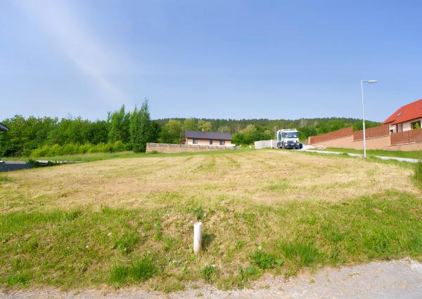 Stavebný pozemok 692 m2 s výhľadom na hrad, Spišský Hrhov