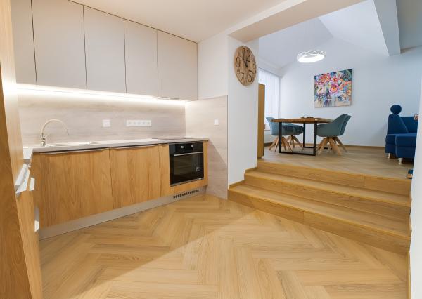 NOVOSTAVBA! Nadštandardný byt 2+1 (88 m2) centrum mesta SNV