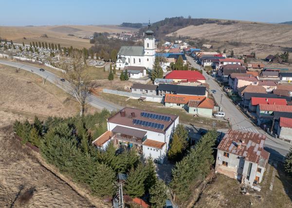 Jediný KOMERČNÝ objekt v obci Bystrany je na predaj