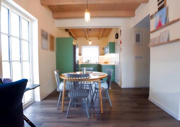 Vidiecky moderný bungalov novostavba (790 m2) Jánovce, časť Čenčice