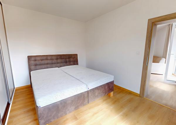 NOVOSTAVBA! Atypický 3-izbový byt (75 m2) s loggiou sídl. Tarča