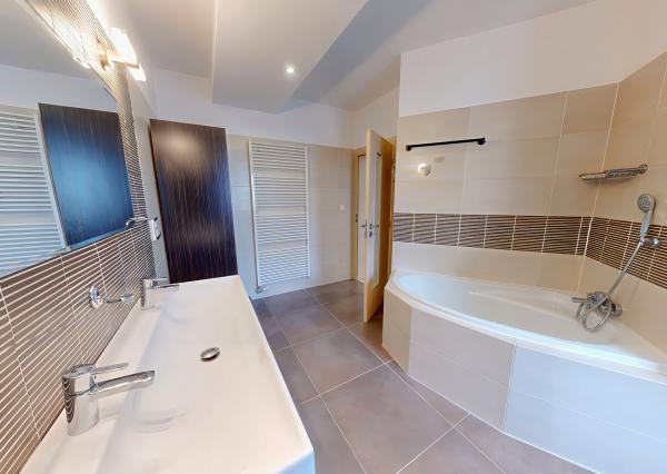 ALTERNATÍVA RD! VEĽKÝ 4-izbový (148 m2) byt s terasou, Ferčekovce SNV