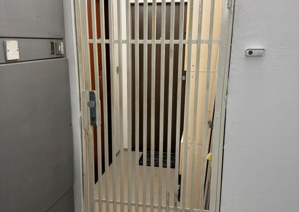 Prenájom 2-izbového bytu s loggiou, pivnicou a klimatizáciou