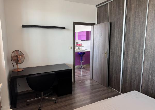 Prenájom 2-izbového bytu s loggiou, pivnicou a klimatizáciou