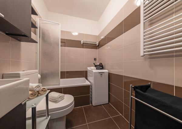 Prenájom 2-izbového bytu s loggiou, pivnicou a klimatizáciou