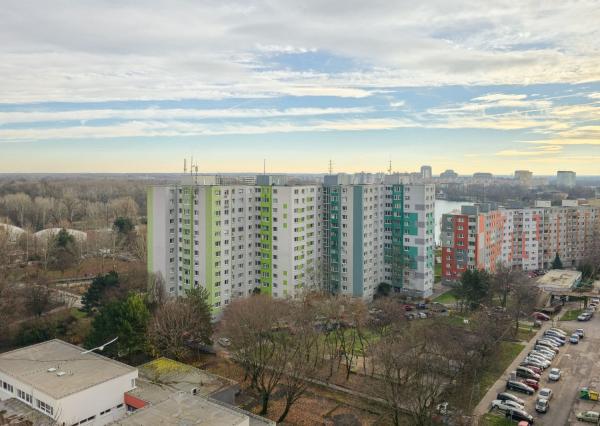 Prenájom 2-izbového bytu s loggiou, pivnicou a klimatizáciou