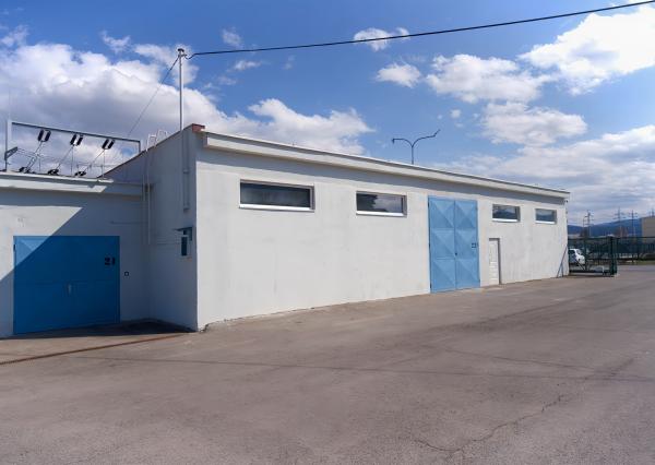 PRENÁJOM! Hala (189 m2) s kanceláriou (48 m2), AREÁL ZÁPAD SNV