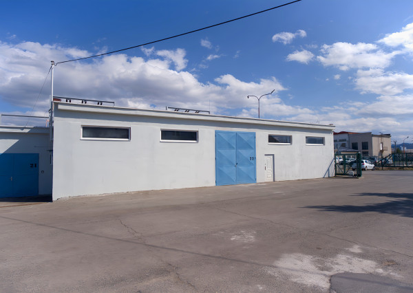 PRENÁJOM! Hala (189 m2) s kanceláriou (48 m2), AREÁL ZÁPAD SNV