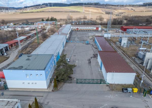 PRENÁJOM! Hala (189 m2) s kanceláriou (48 m2), AREÁL ZÁPAD SNV
