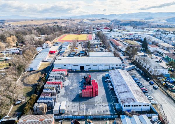 PRENÁJOM! Skladová hala (705 m2) s admin. časťou a asfaltovou plochou