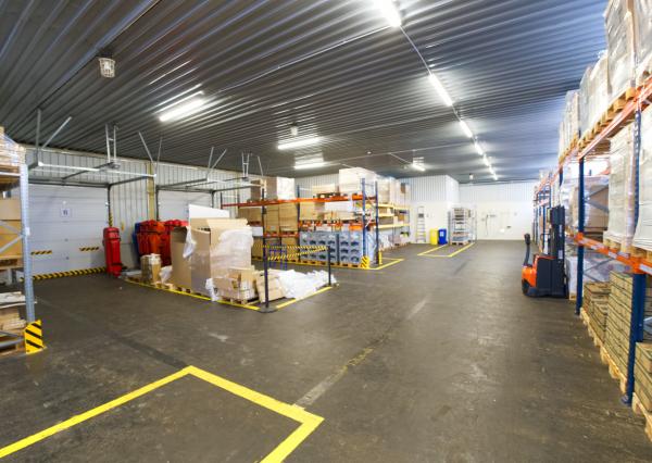 PRENÁJOM! Skladová hala (705 m2) s admin. časťou a asfaltovou plochou