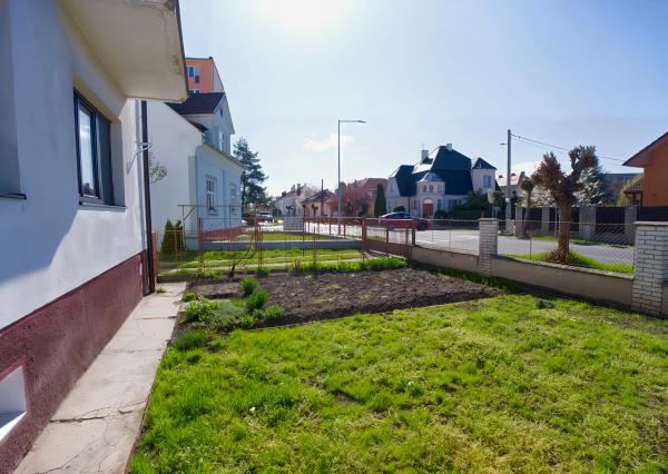 Byt 3+1 (109 m²) s 2 balkónmi, garážou a záhradou, centrum Spišská Nová Ves