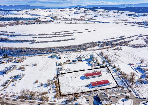 PRENÁJOM! Hala (702 m2) podnikateľský areál pri diaľnici Levoča