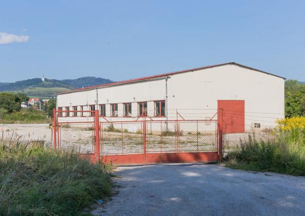 PRENÁJOM! Hala (702 m2) podnikateľský areál pri diaľnici Levoča