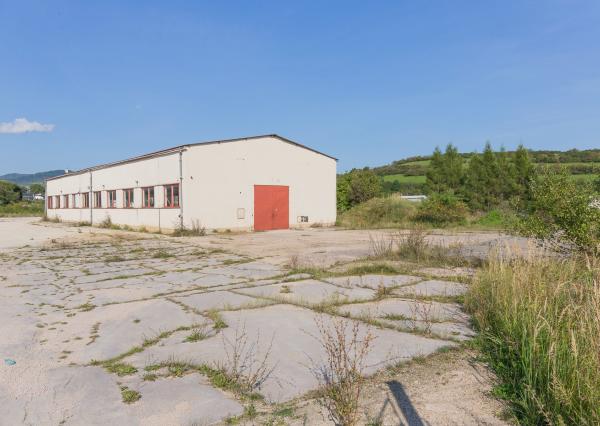 PRENÁJOM! Hala (702 m2) podnikateľský areál pri diaľnici Levoča