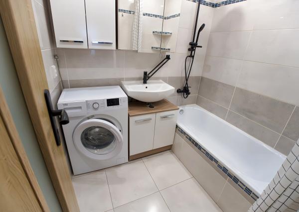 PRENÁJOM! Byt 3+1  (72 m2) s loggiou Hviezdoslavova ul. SNV