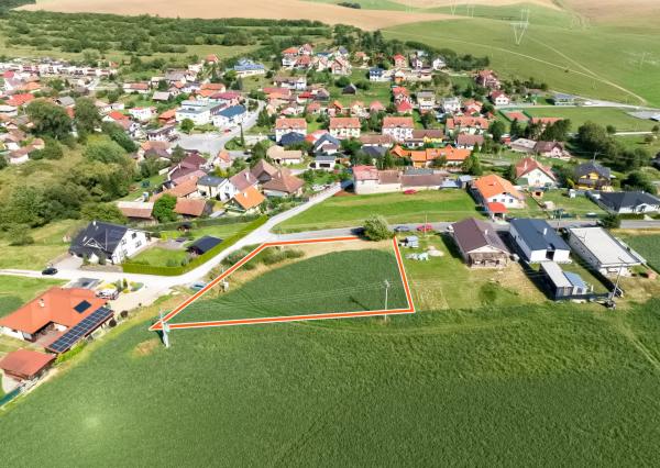 Pozemok (1948 m2) vhodný aj pre developera Danišovce