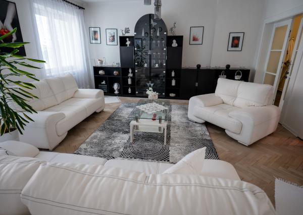 3-izbový, nadštandardne veľký byt s balkónom -  Krompachy