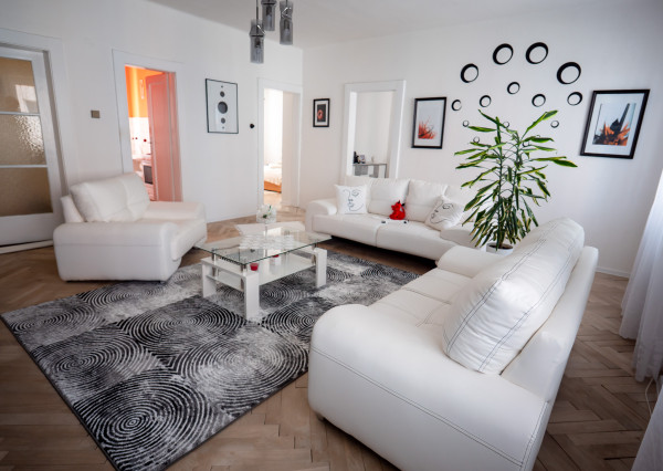 3-izbový, nadštandardne veľký byt s balkónom -  Krompachy