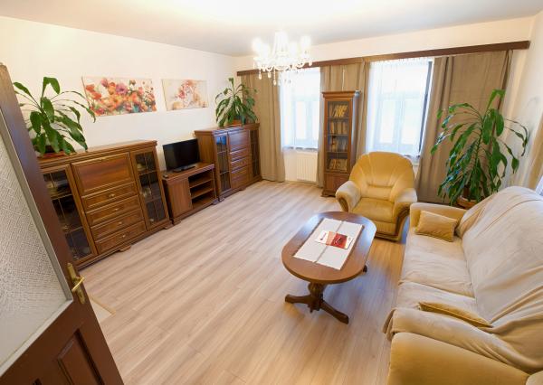 Rekonštruovaný RD so slnečnou záhradou, garážou v obci Smižany