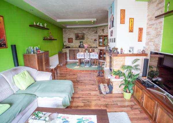Rodinný dom 4+K s terasou, garážou, altánkom - Krompachy
