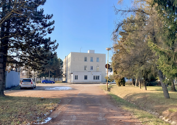 Podn. areál - adm, výroba, garáže, sklady (3,3 ha) neďaleko Košíc