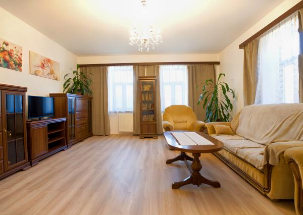 Rekonštruovaný RD so slnečnou záhradou, garážou v obci Smižany