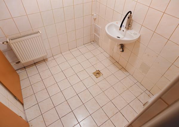 PRENÁJOM! Podn. priestor (80 m2) v AREÁLI ZÁPAD Spišská Nová Ves