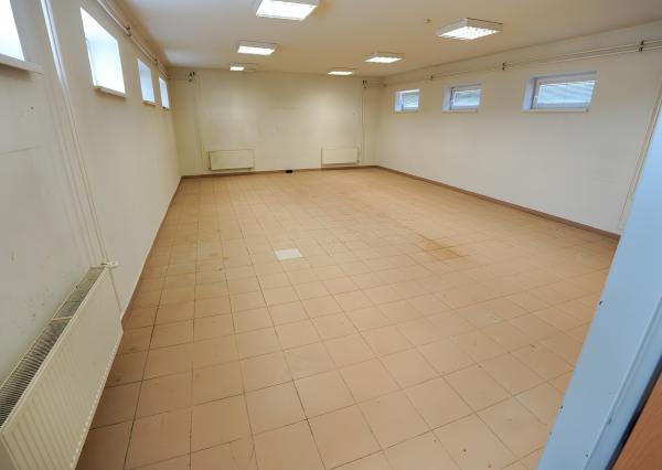 PRENÁJOM! Podn. priestor (80 m2) v AREÁLI ZÁPAD Spišská Nová Ves