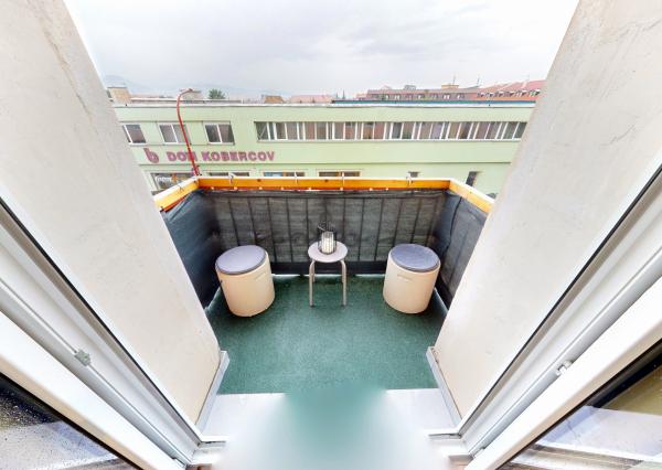 Štýlový byt 2+1 (58 m2) s balkónom + projekt podkrovie | centrum SNV