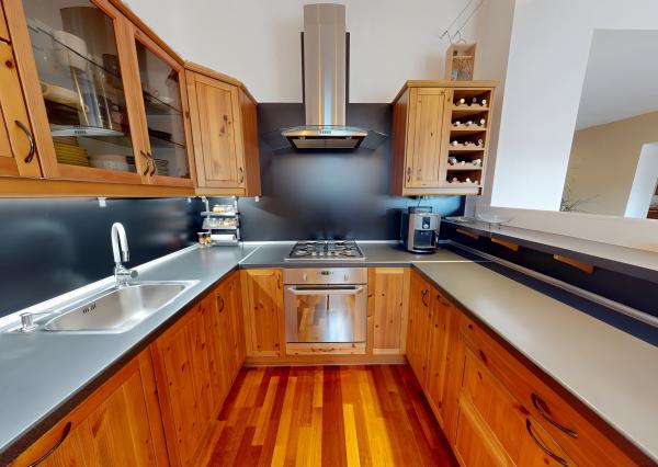 Atraktívny 4-izbový podkrovný byt (120 m2) s terasou Sp. Nová Ves