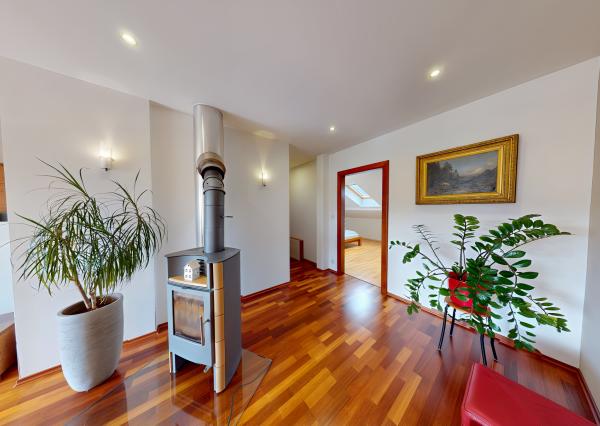 Atraktívny 4-izbový podkrovný byt (120 m2) s terasou Sp. Nová Ves