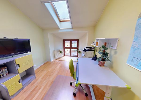 Atraktívny 4-izbový podkrovný byt (120 m2) s terasou Sp. Nová Ves