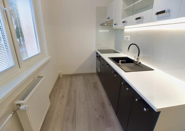 ZNÍŽENÁ CENA! Kompletne rekonštruovaný byt 1+1 sídl. Tarča SNV