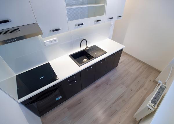 ZNÍŽENÁ CENA! Kompletne rekonštruovaný byt 1+1 sídl. Tarča SNV