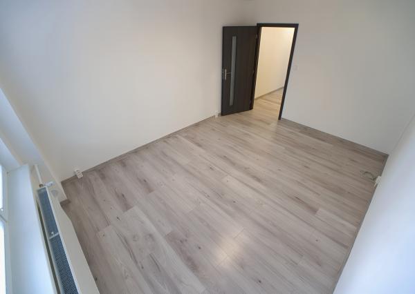 ZNÍŽENÁ CENA! Kompletne rekonštruovaný byt 1+1 sídl. Tarča SNV