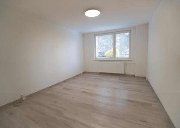 ZNÍŽENÁ CENA! Kompletne rekonštruovaný byt 1+1 sídl. Tarča SNV